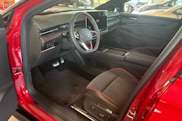 punainen Volkswagen ID.7 2025 kuva 6.