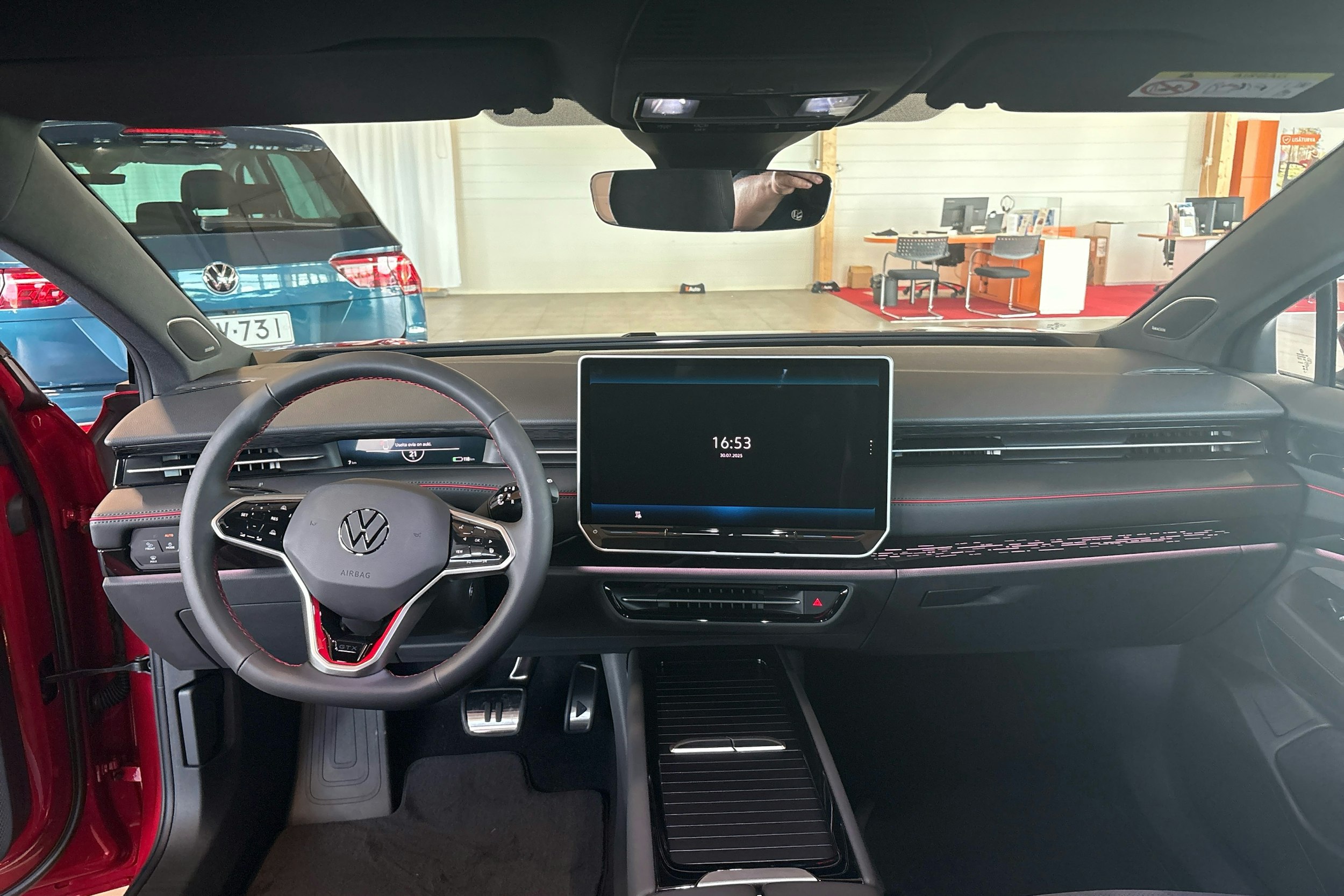 punainen Volkswagen ID.7 2025 kuva 7.