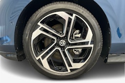 sininen Volkswagen ID.7 2025 kuva 9.