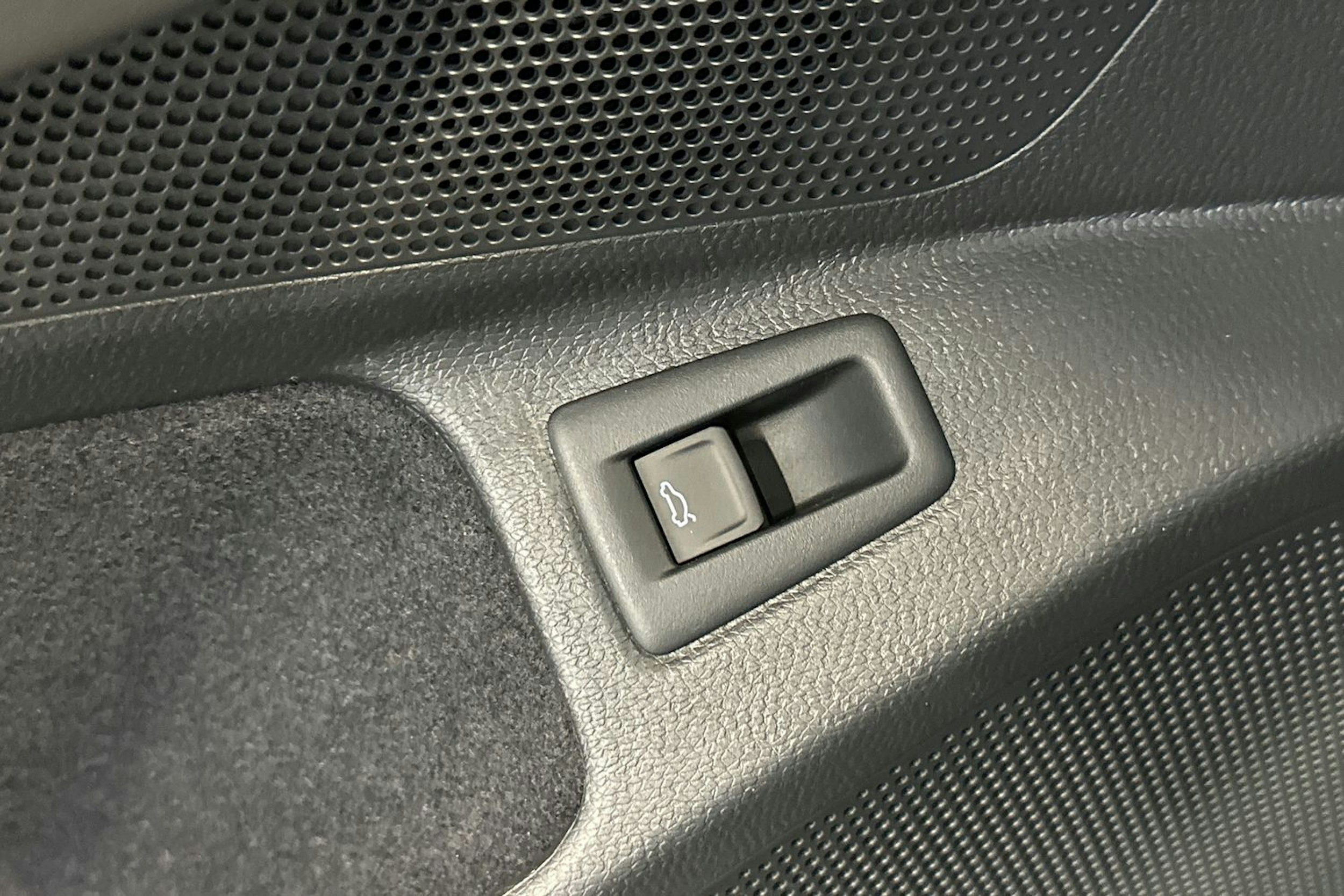 sininen Volkswagen ID.7 2025 kuva 15.