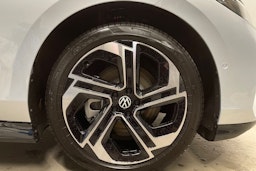 harmaa Volkswagen ID.7 2025 kuva 10.