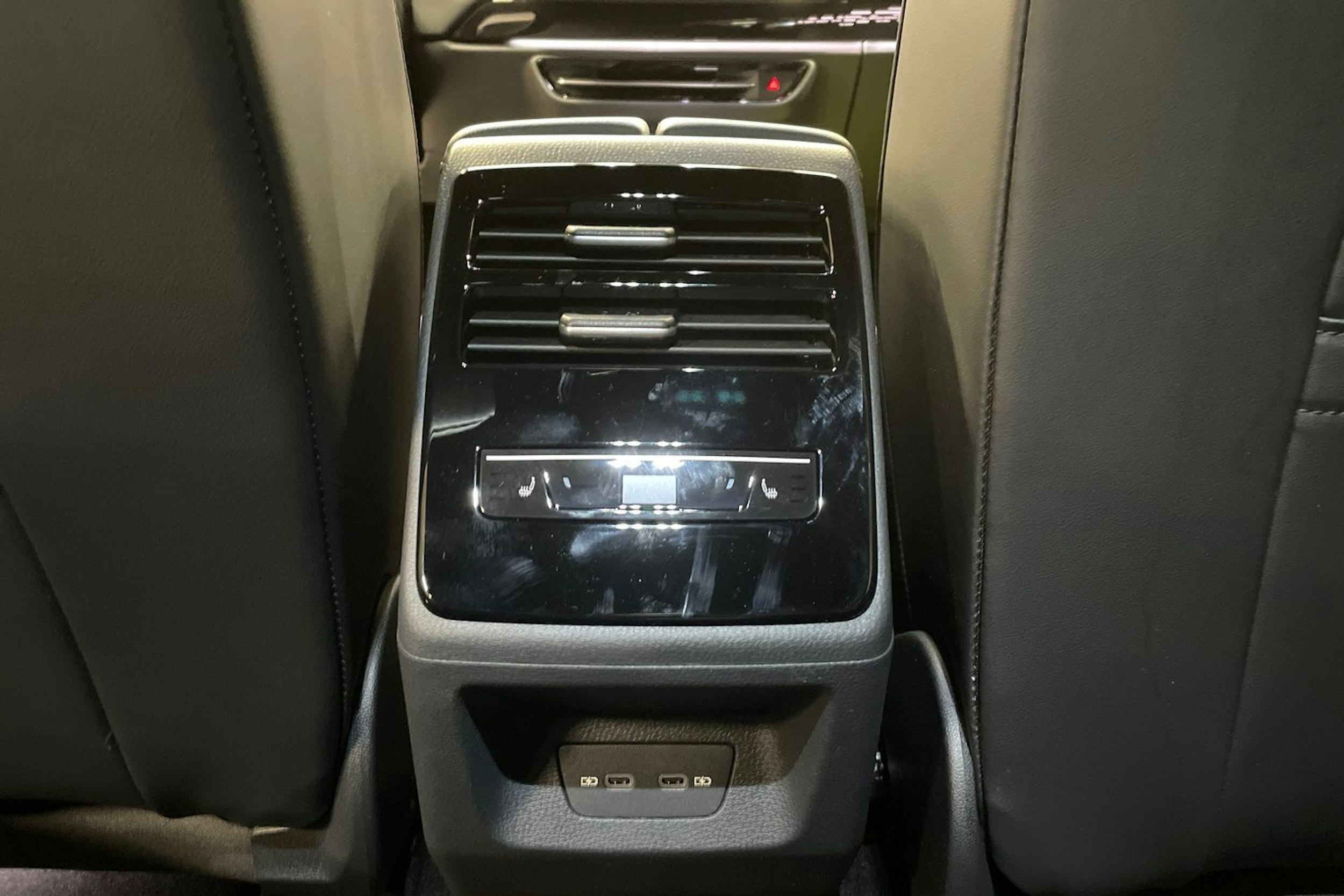 harmaa Volkswagen ID.7 2025 kuva 15.