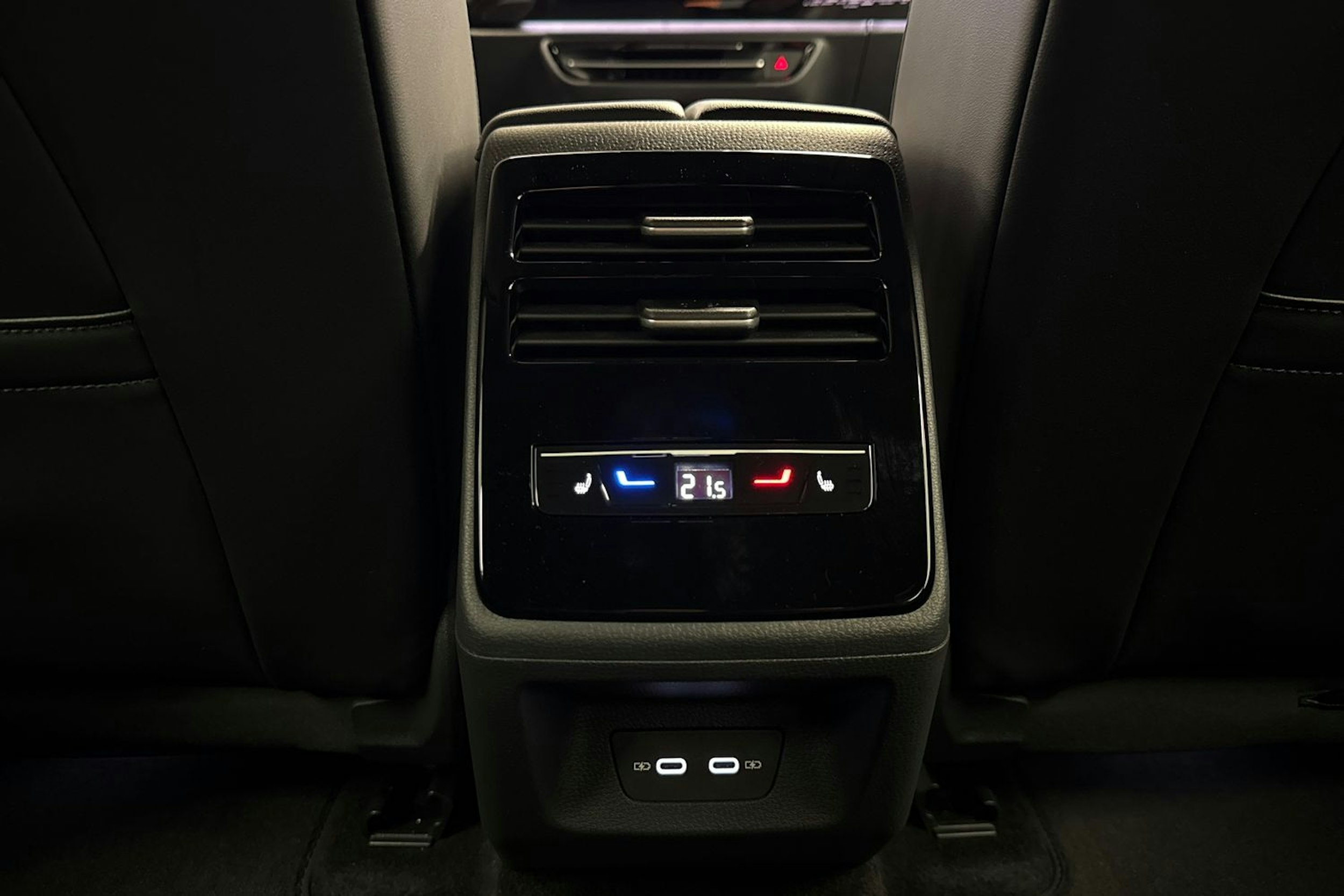 met. musta Volkswagen ID.7 2025 kuva 12.