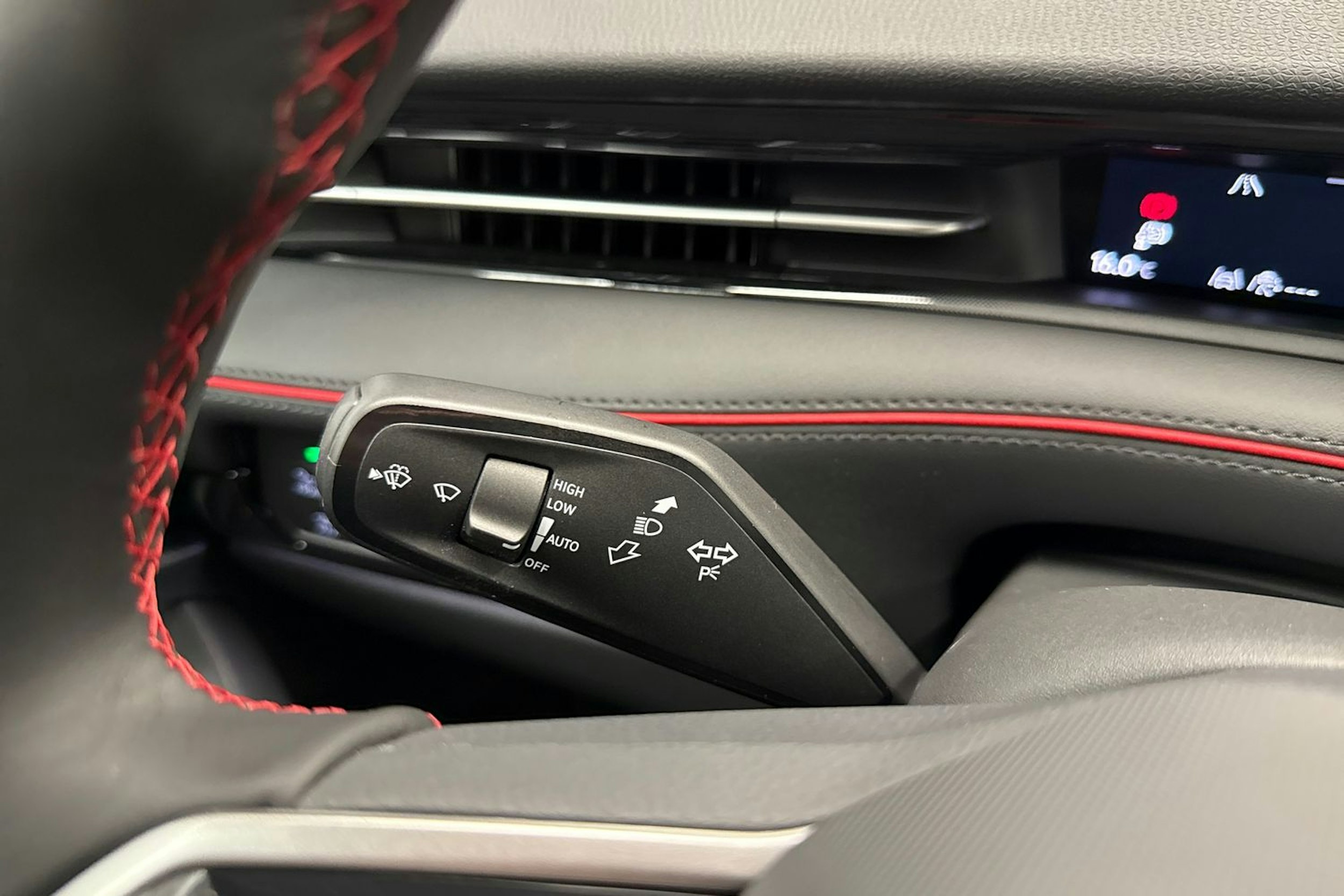 met. musta Volkswagen ID.7 2025 kuva 20.