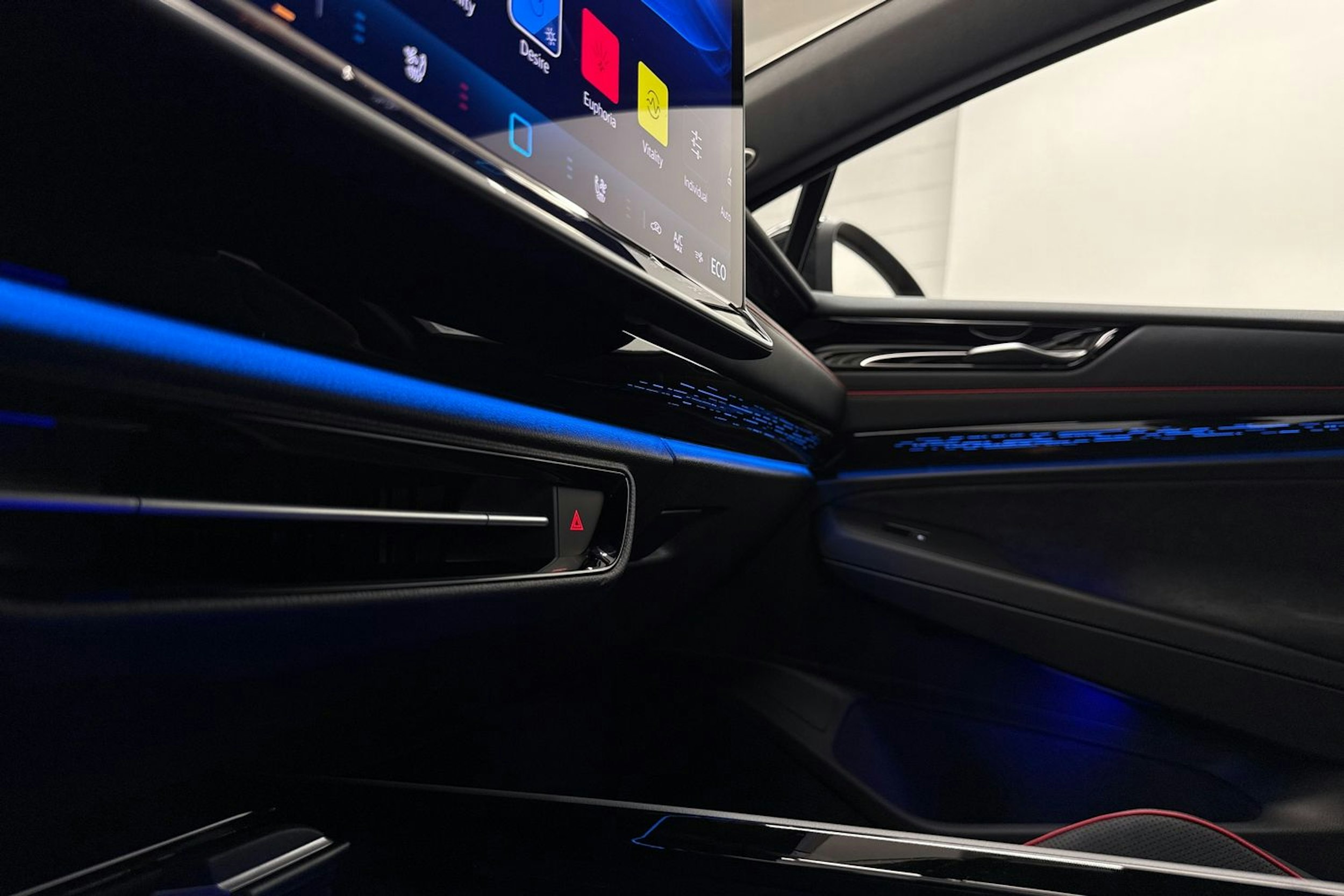 met. musta Volkswagen ID.7 2025 kuva 32.