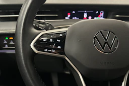 sininen Volkswagen ID.7 2025 kuva 11.