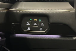 sininen Volkswagen ID.7 2025 kuva 15.