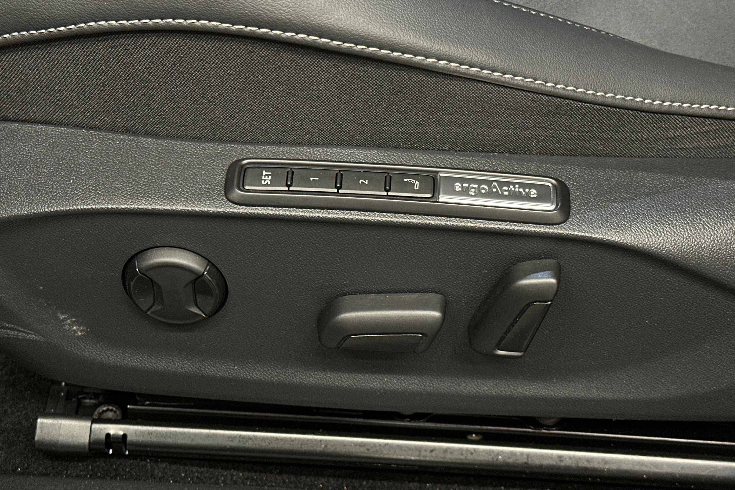 sininen Volkswagen ID.7 2025 kuva 38.