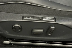 sininen Volkswagen ID.7 2025 kuva 38.