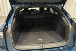 sininen Volkswagen ID.7 2025 kuva 39.