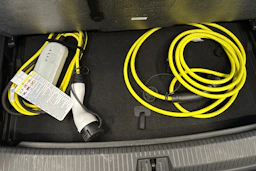 sininen Volkswagen ID.7 2025 kuva 40.