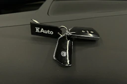sininen Volkswagen ID.7 2025 kuva 44.