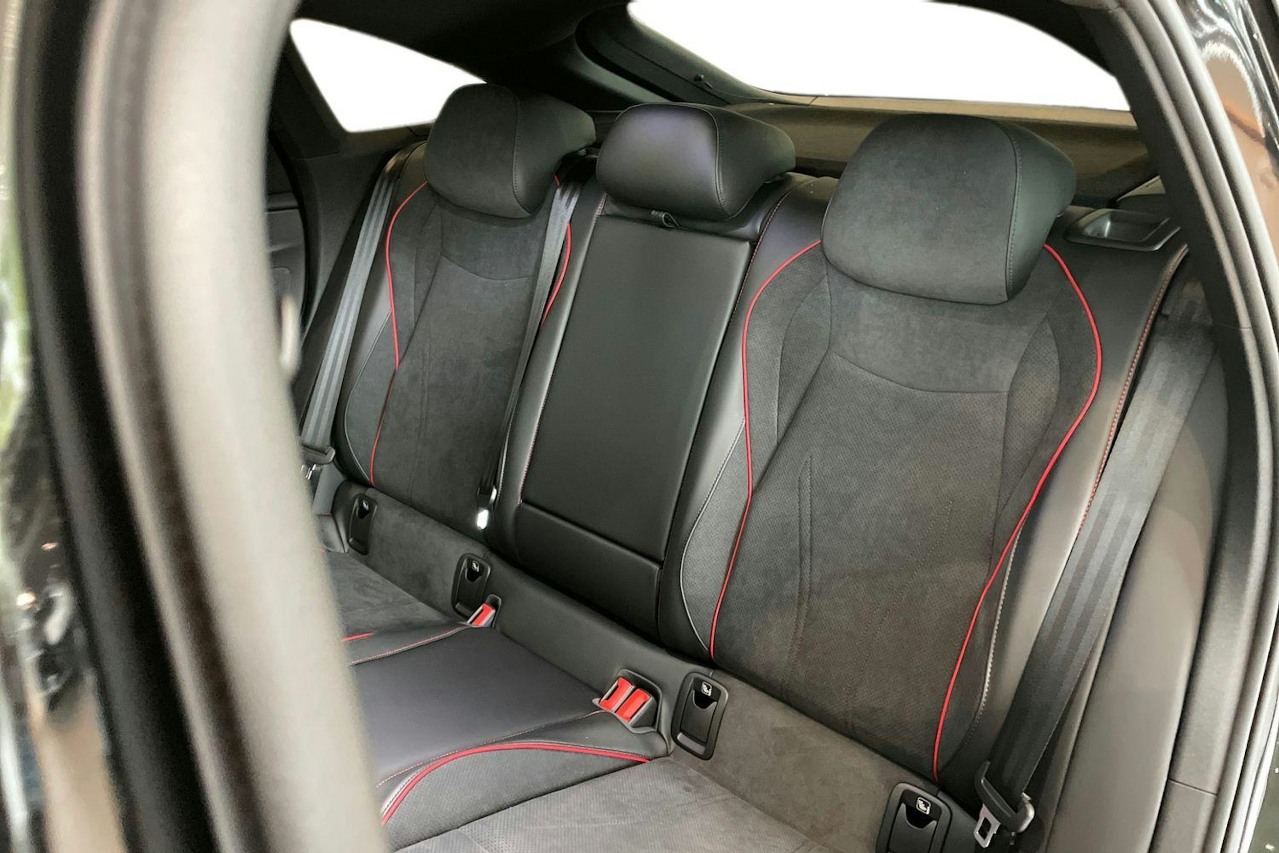 met. musta Volkswagen ID.7 2025 kuva 8.