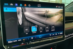 met. musta Volkswagen ID.7 2025 kuva 16.