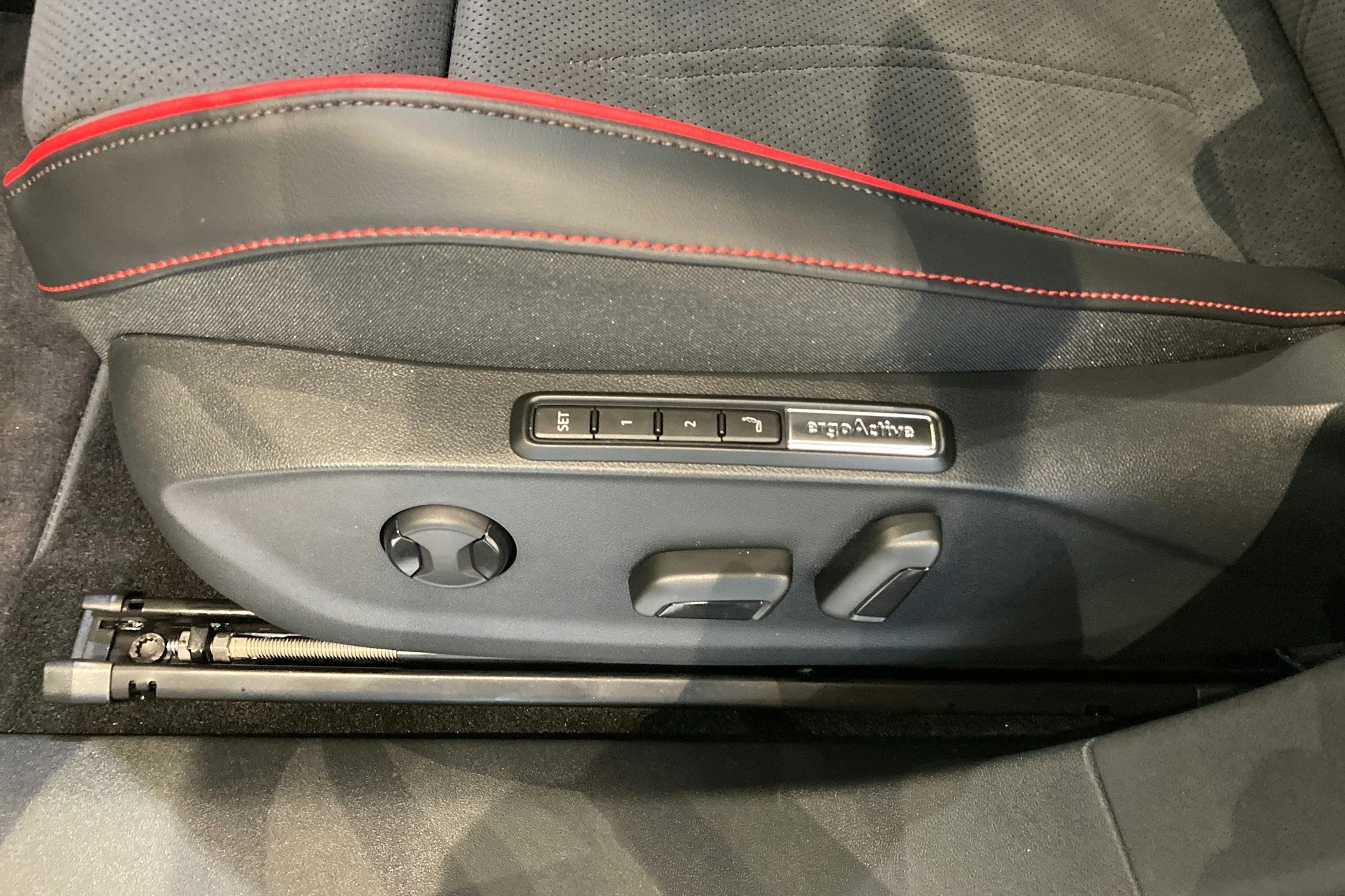 valkoinen Volkswagen ID.7 2025 kuva 12.