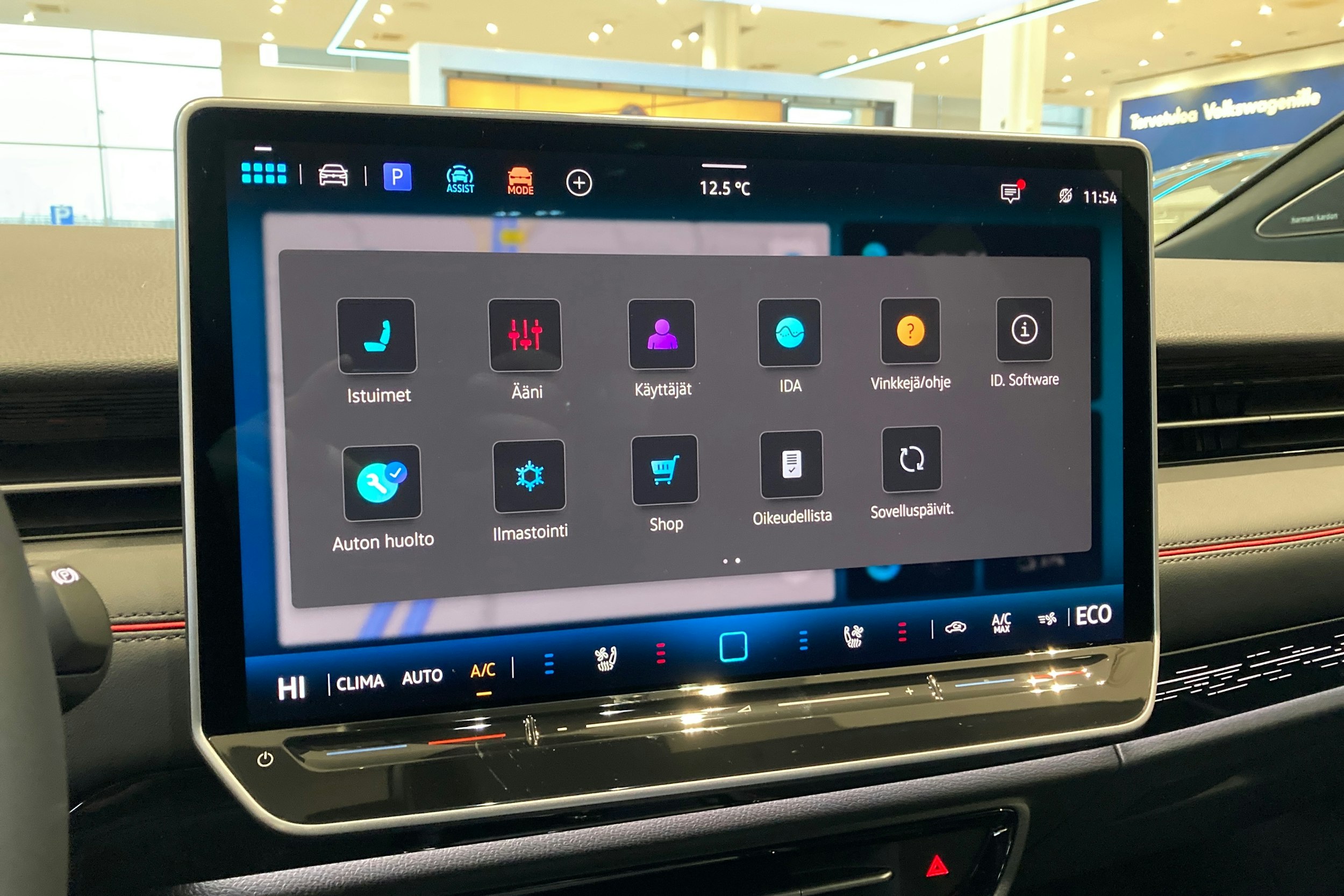 valkoinen Volkswagen ID.7 2025 kuva 17.