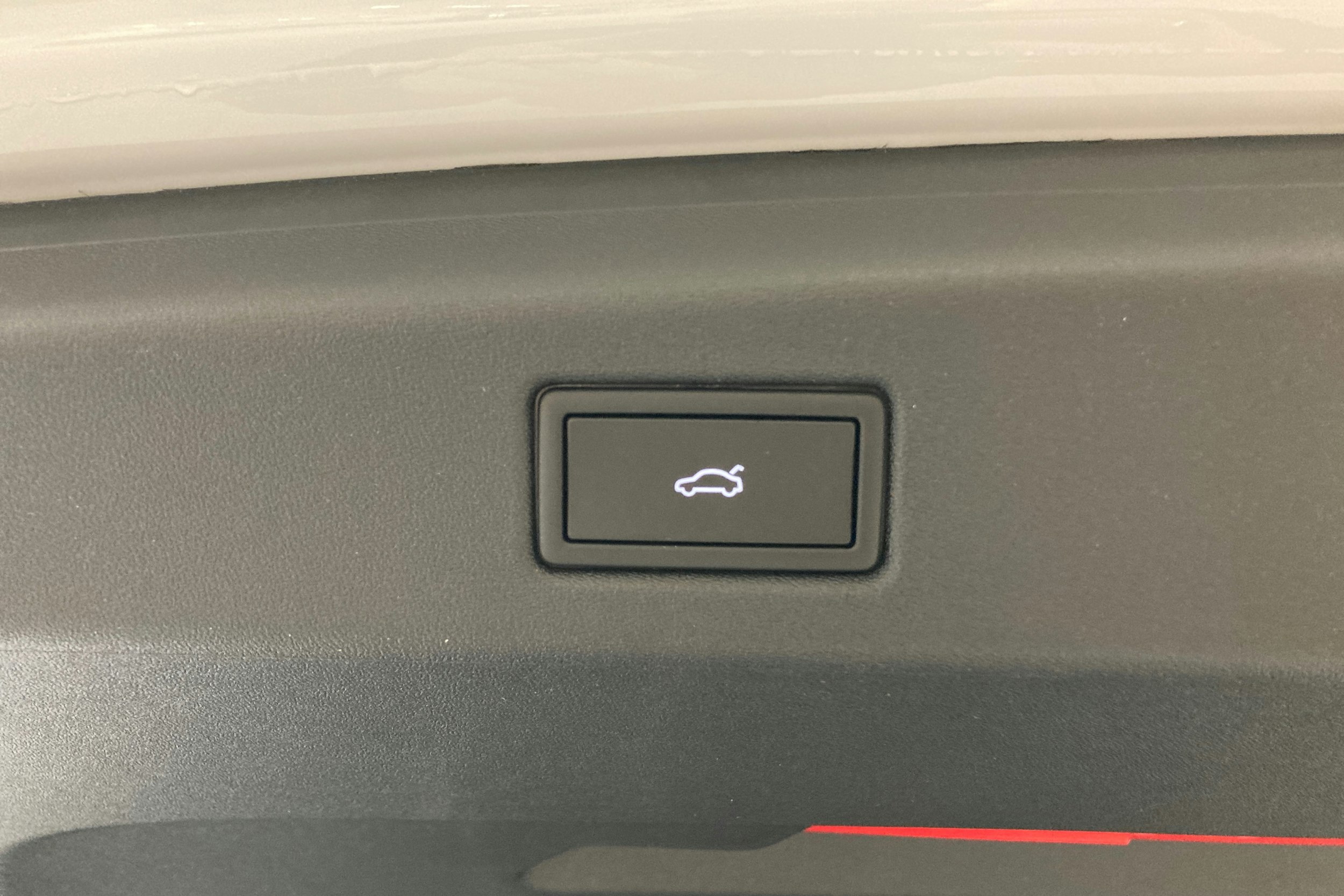 valkoinen Volkswagen ID.7 2025 kuva 21.