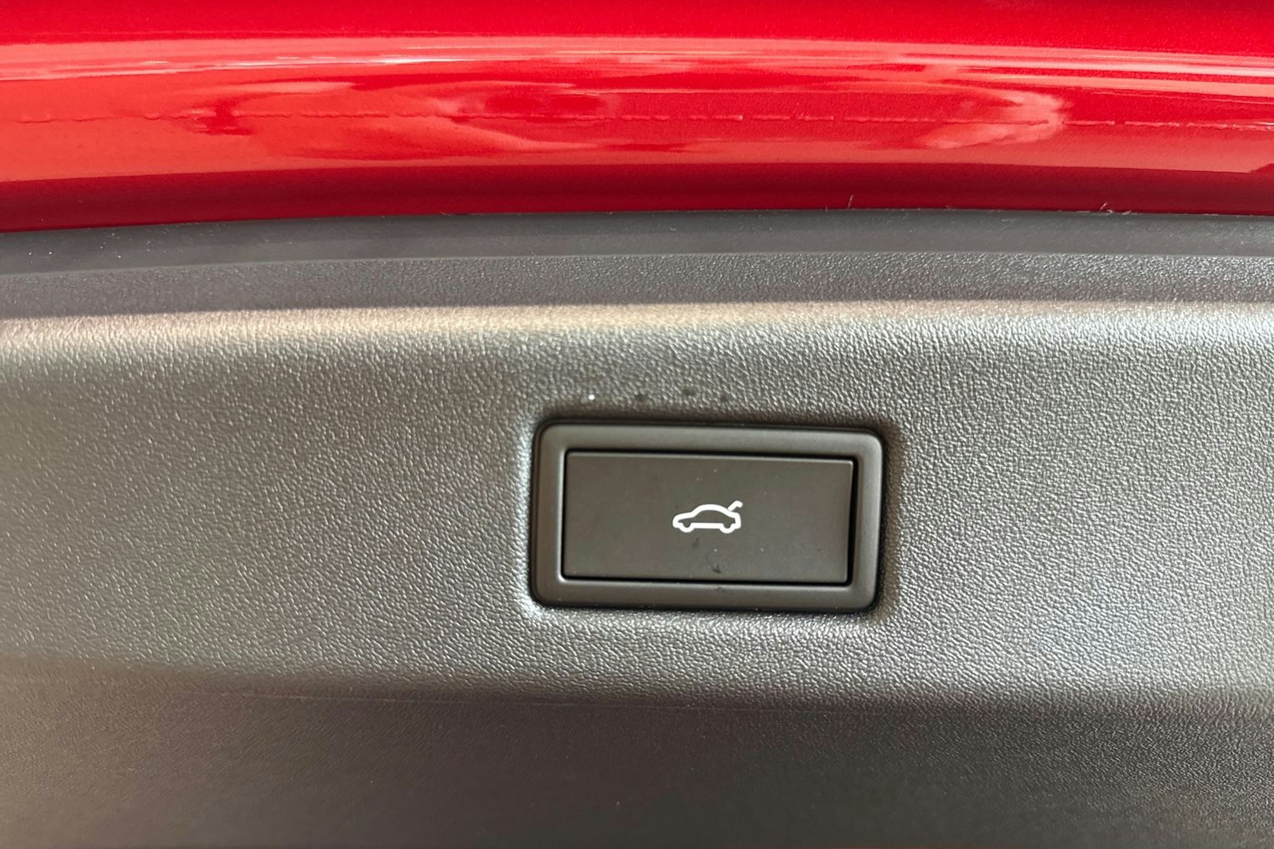 punainen Volkswagen ID.7 2025 kuva 12.