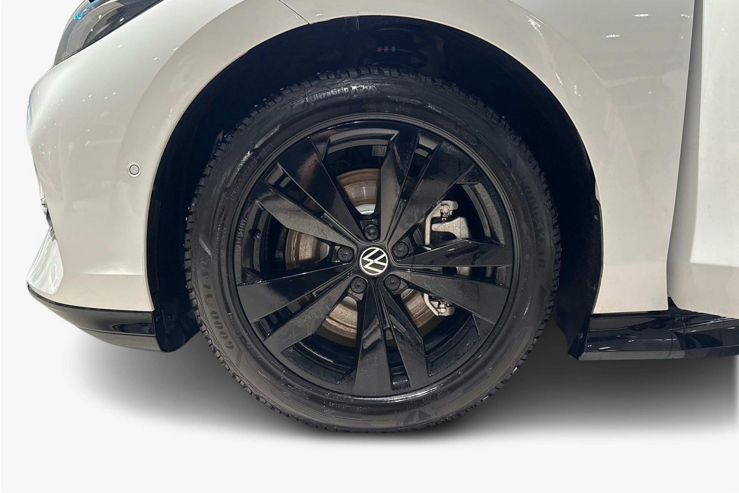 valkoinen Volkswagen ID.7 2025 kuva 9.