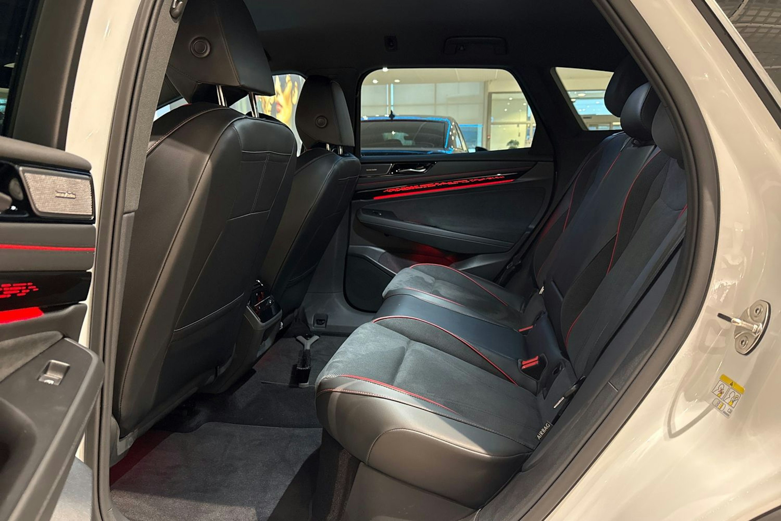 valkoinen Volkswagen ID.7 2025 kuva 12.