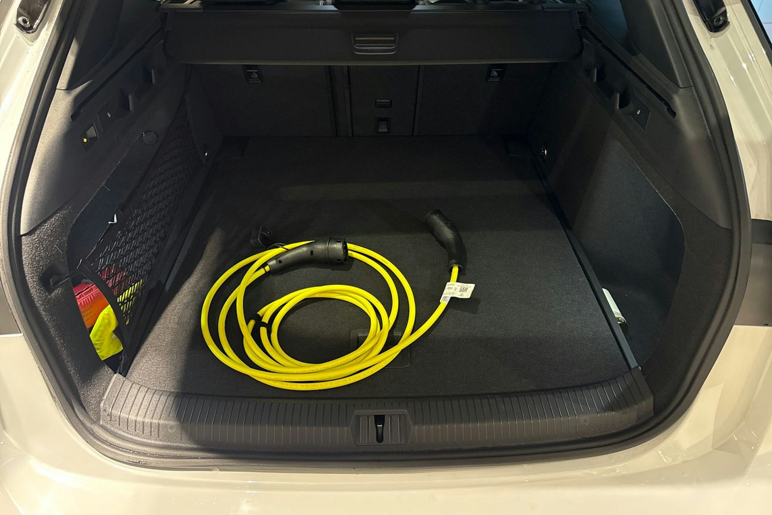 valkoinen Volkswagen ID.7 2025 kuva 13.