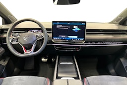 punainen Volkswagen ID.7 2025 kuva 9.