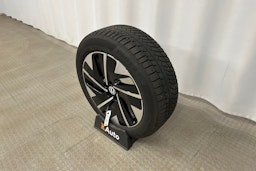 punainen Volkswagen ID.7 2025 kuva 13.