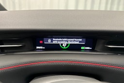 punainen Volkswagen ID.7 2025 kuva 18.