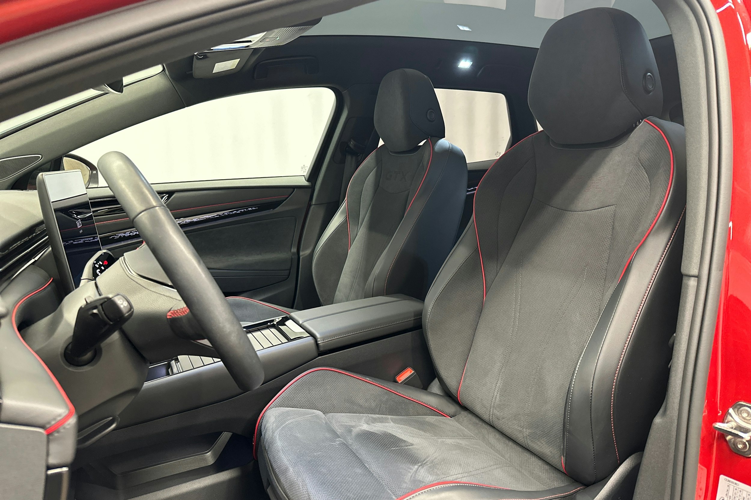 punainen Volkswagen ID.7 2025 kuva 29.