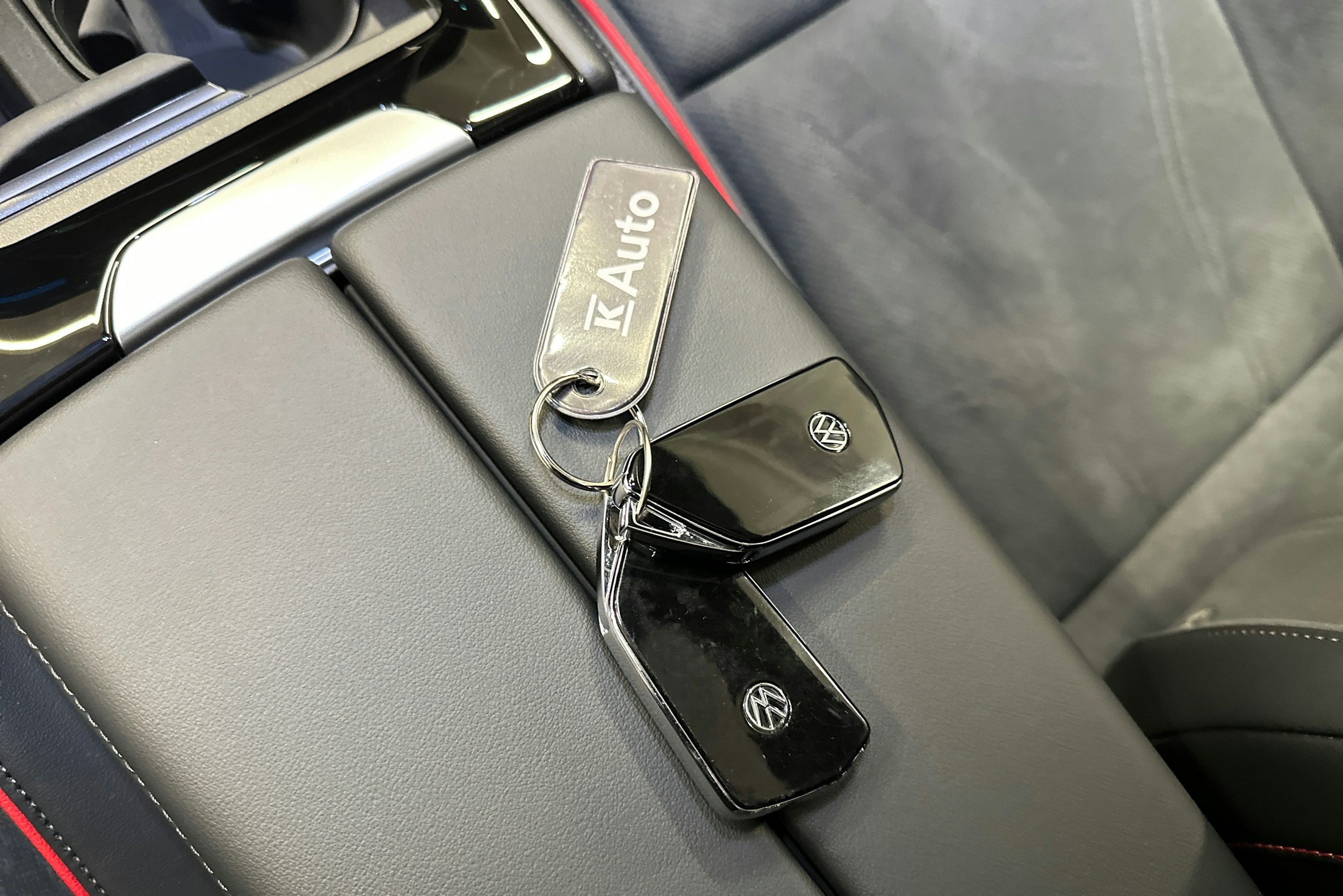 punainen Volkswagen ID.7 2025 kuva 38.