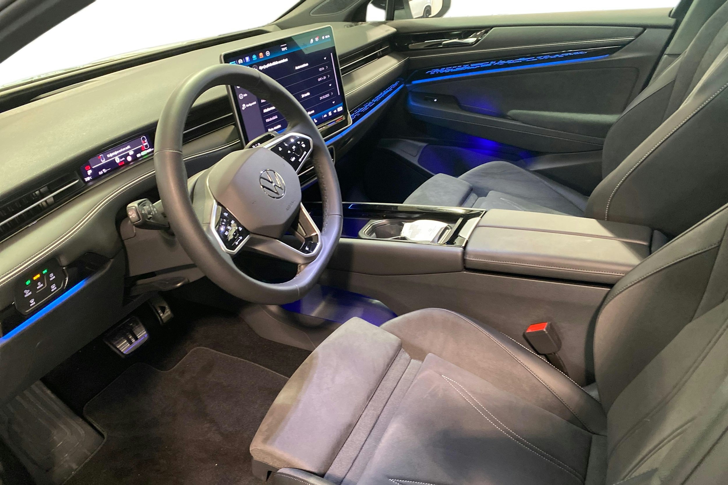 valkoinen Volkswagen ID.7 2025 kuva 7.