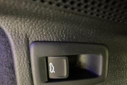 valkoinen Volkswagen ID.7 2025 kuva 19.