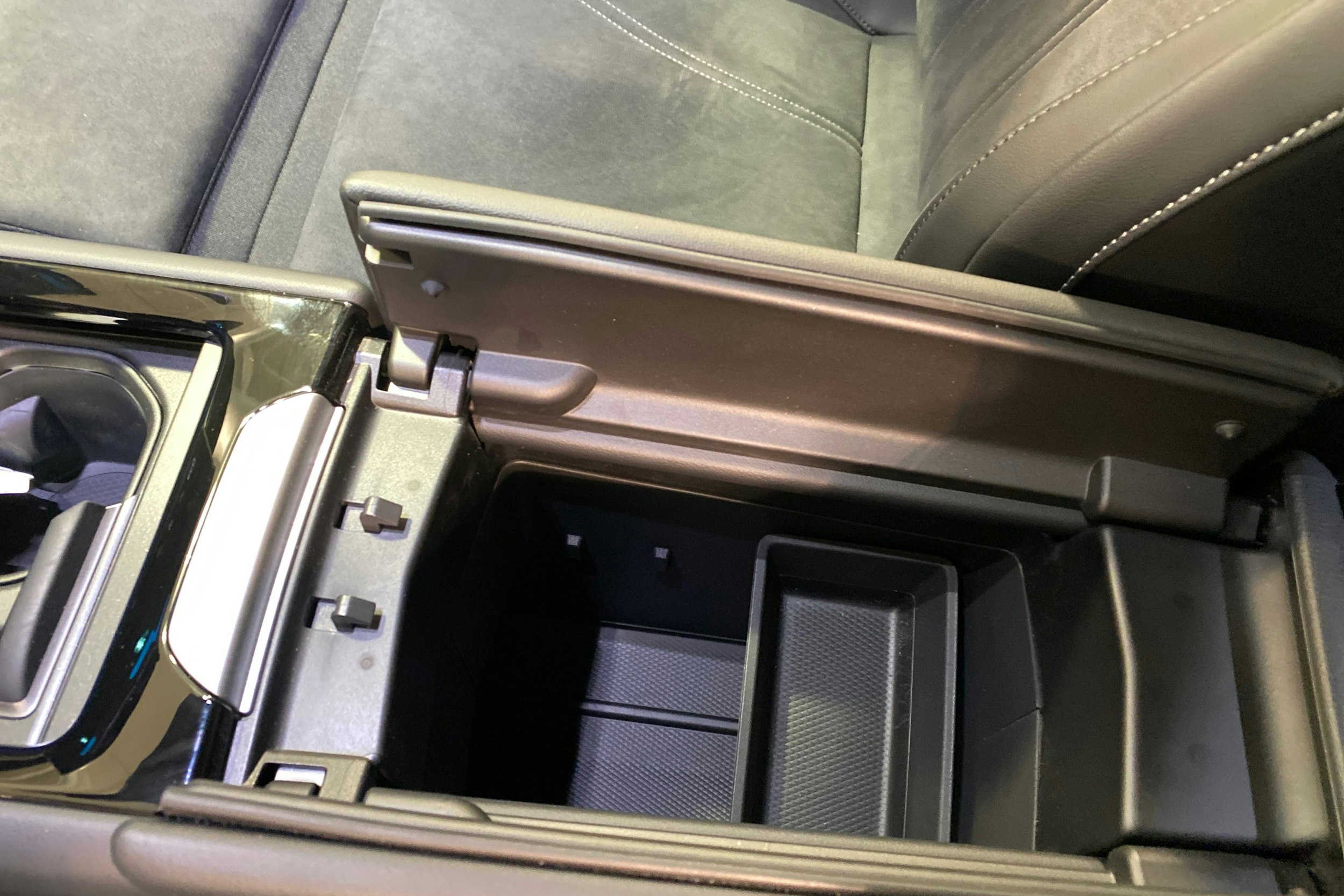 valkoinen Volkswagen ID.7 2025 kuva 27.