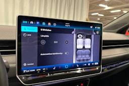 sininen Volkswagen ID.7 2025 kuva 20.