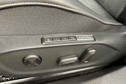 sininen Volkswagen ID.7 2025 kuva 23.
