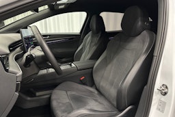 valkoinen Volkswagen ID.7 2025 kuva 18.