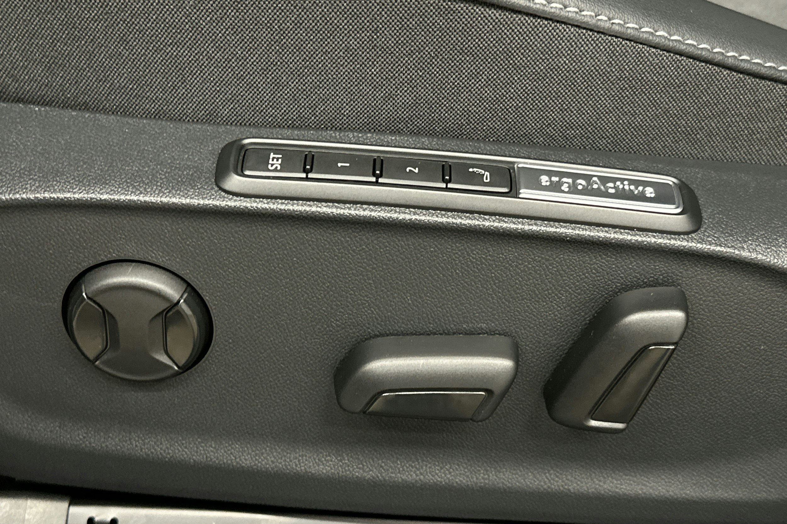 valkoinen Volkswagen ID.7 2025 kuva 19.