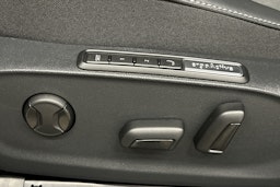 valkoinen Volkswagen ID.7 2025 kuva 19.