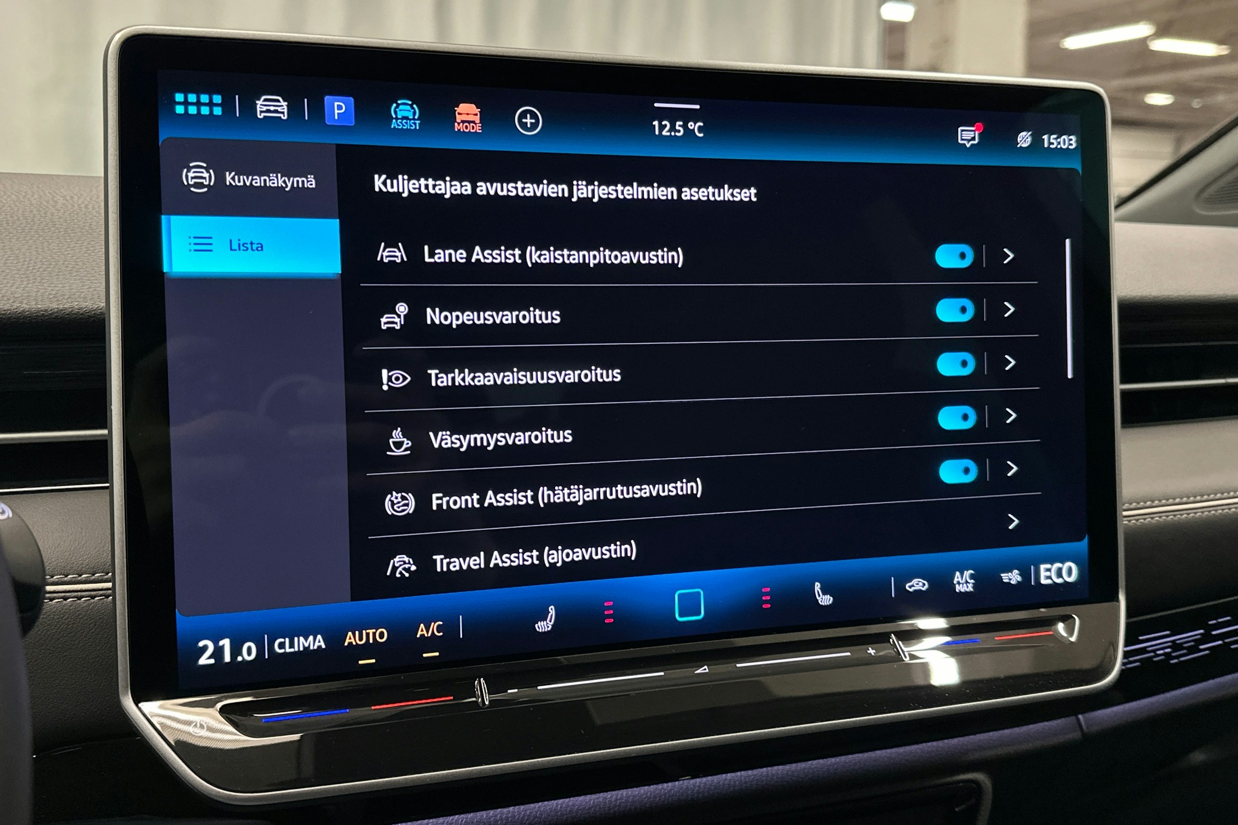 valkoinen Volkswagen ID.7 2025 kuva 31.