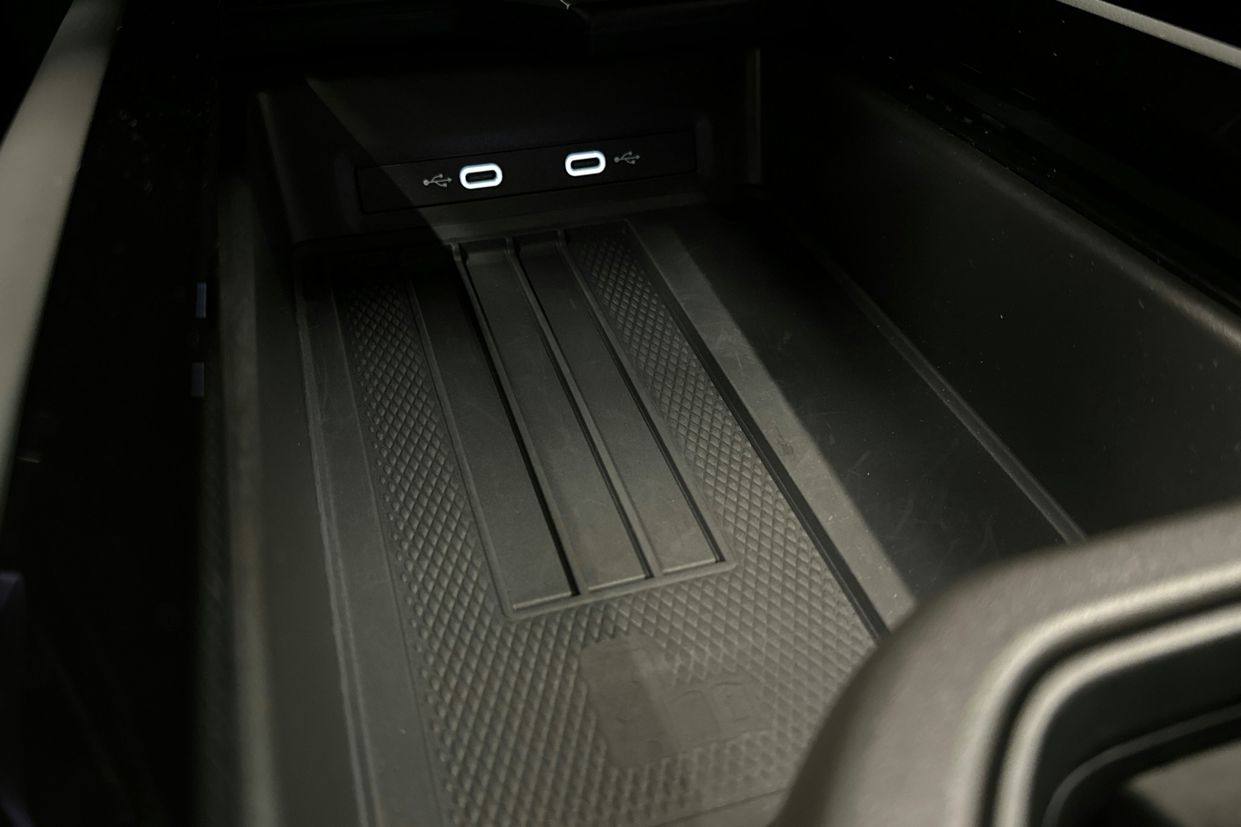 valkoinen Volkswagen ID.7 2025 kuva 36.