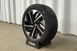 sininen Volkswagen ID.7 2025 kuva 10.