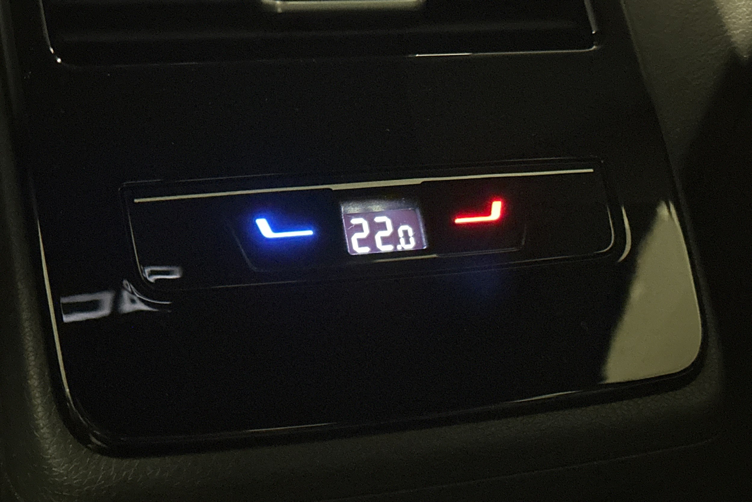 sininen Volkswagen ID.7 2025 kuva 14.