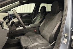 sininen Volkswagen ID.7 2025 kuva 15.