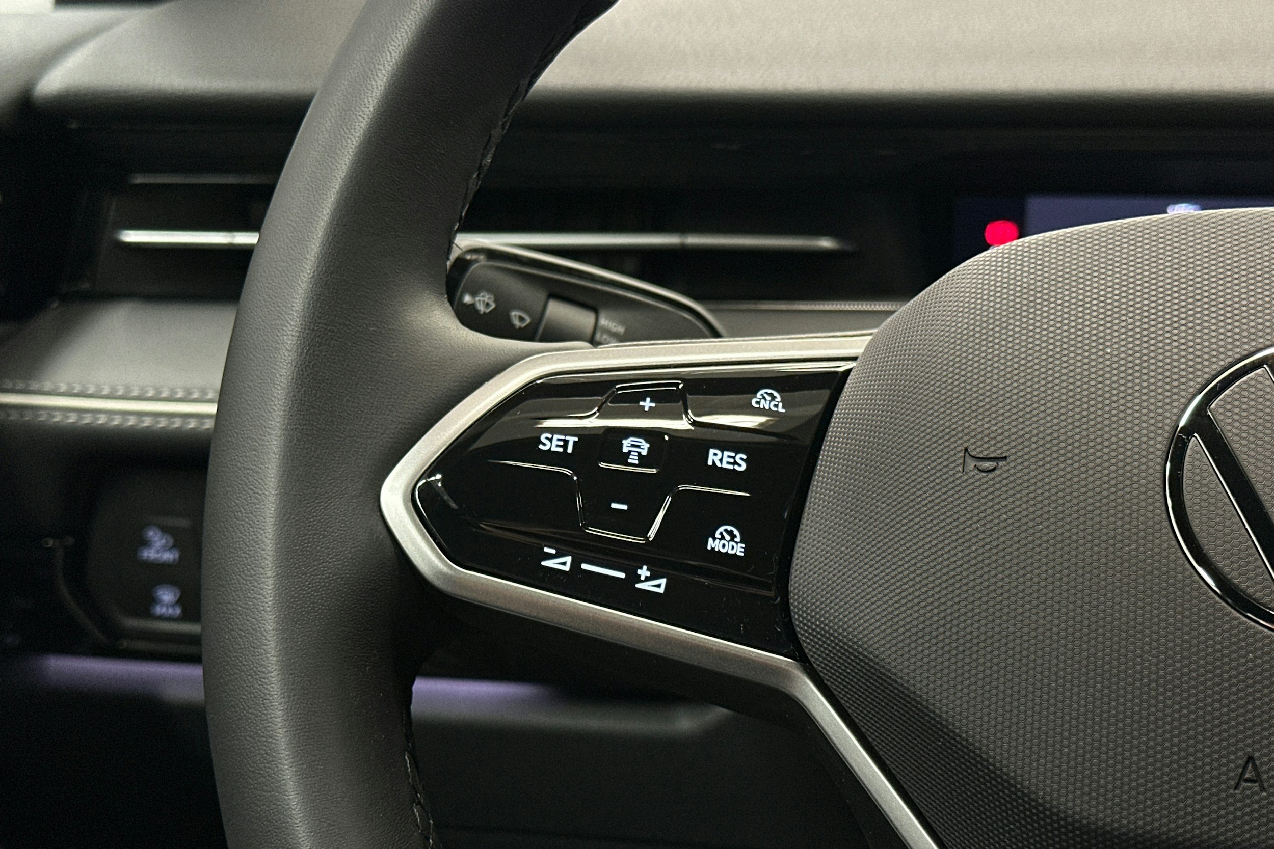 sininen Volkswagen ID.7 2025 kuva 19.