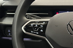 sininen Volkswagen ID.7 2025 kuva 19.