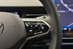 sininen Volkswagen ID.7 2025 kuva 20.