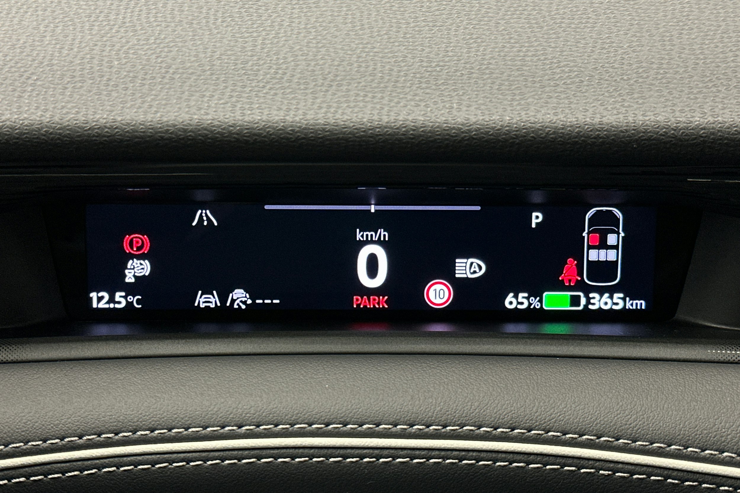 sininen Volkswagen ID.7 2025 kuva 21.