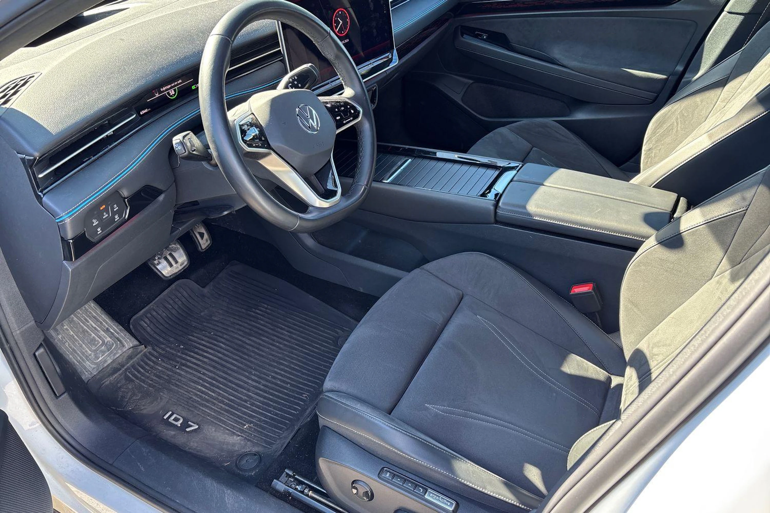 valkoinen Volkswagen ID.7 2025 kuva 3.