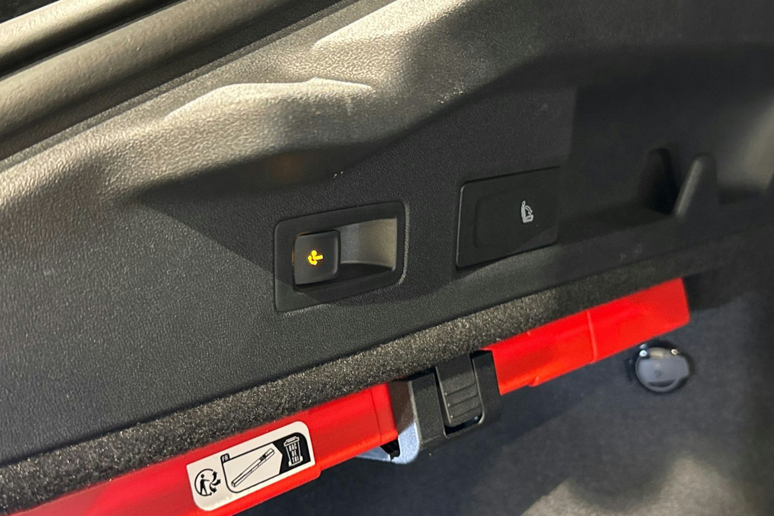 met. musta Volkswagen ID.7 2025 kuva 14.