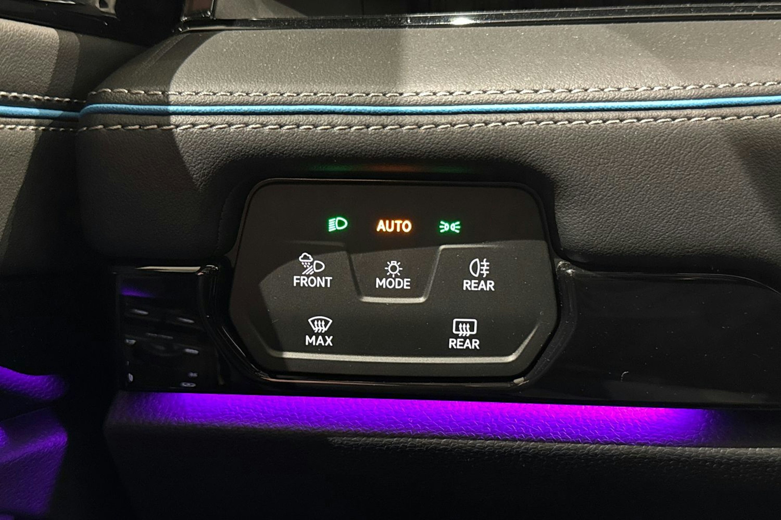 met. musta Volkswagen ID.7 2025 kuva 19.